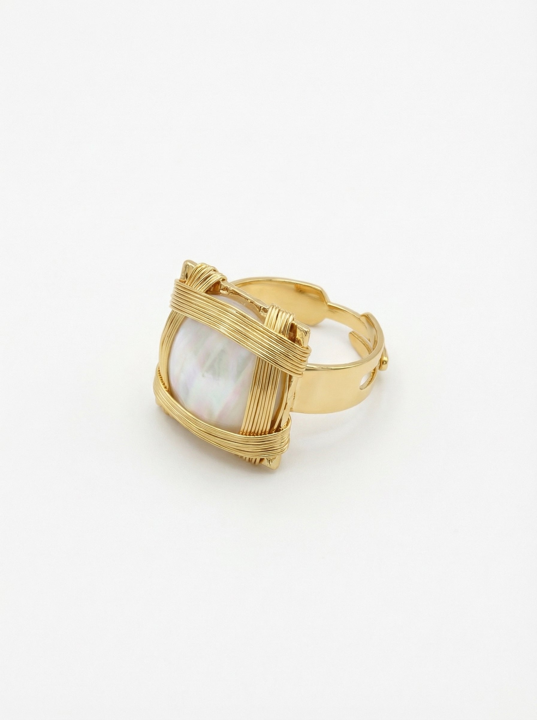 gold pearl ring