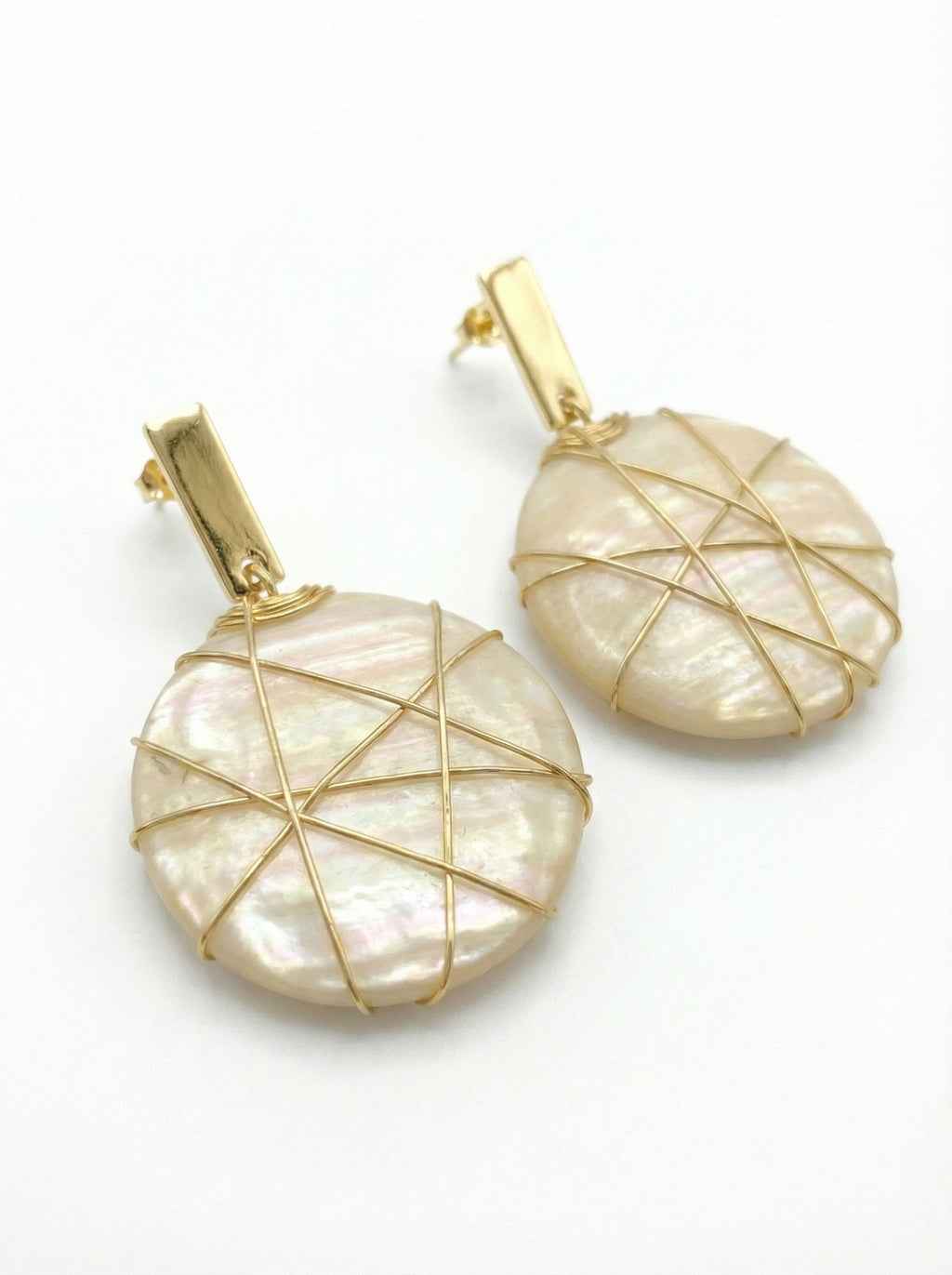mother-of-pearl gold earring