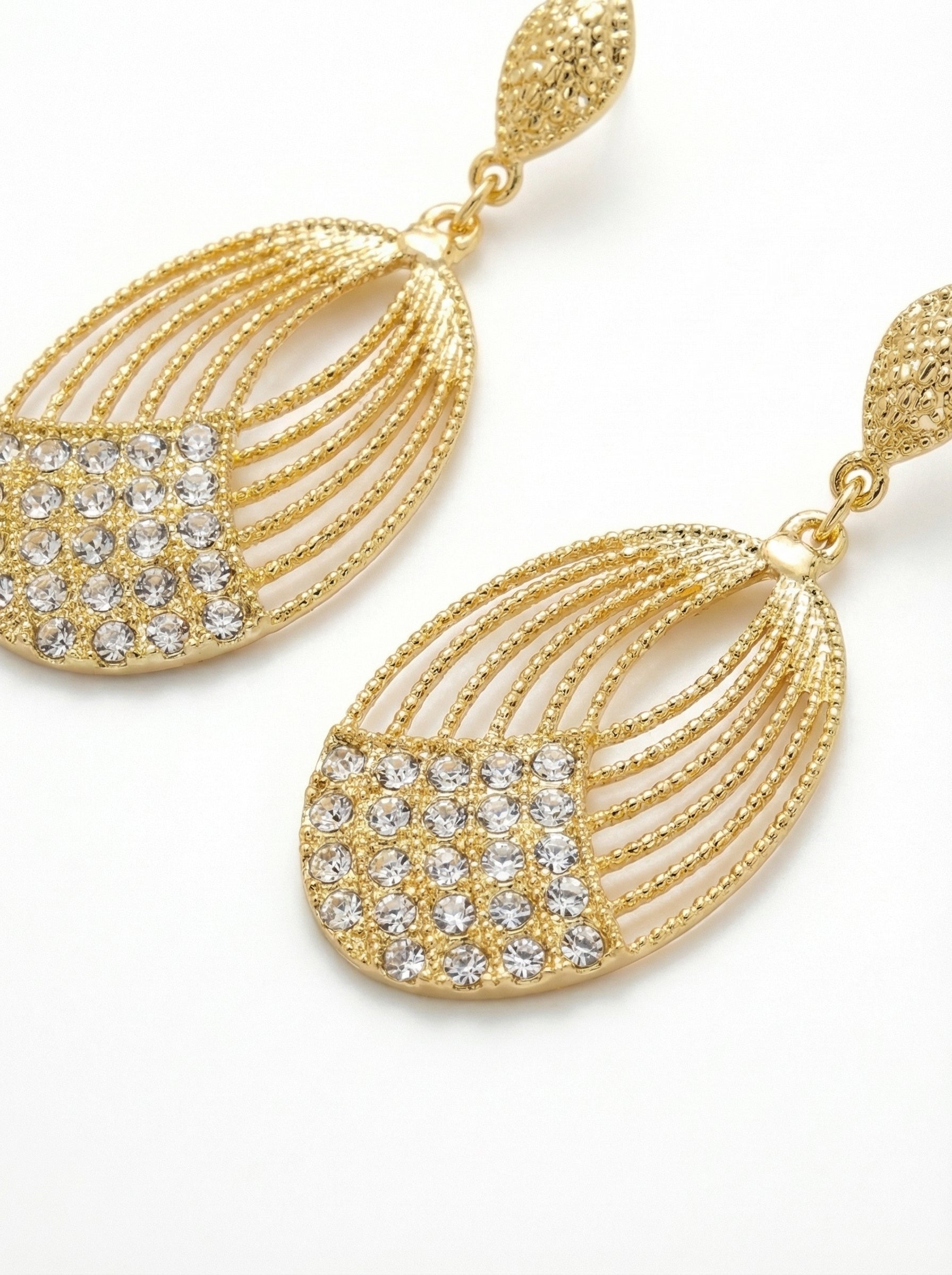 gold elegance earring